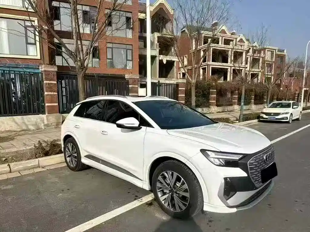 Audi Q4 e-tron 2024
