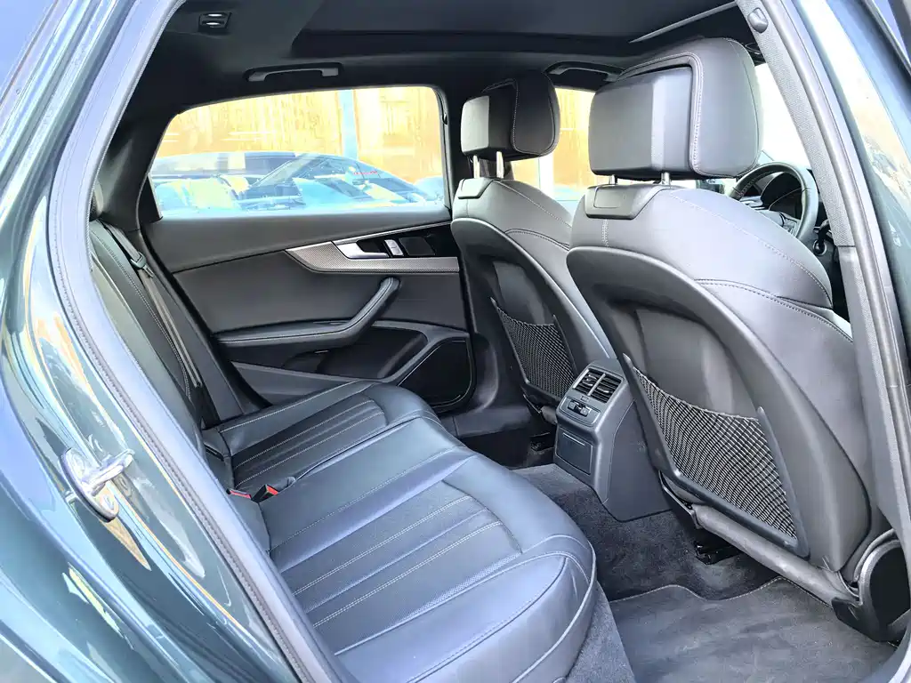 Audi A4 2023