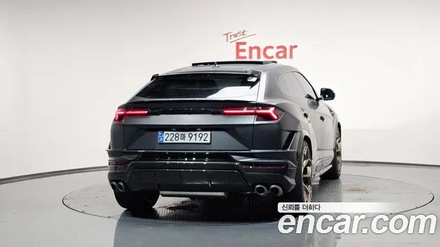 Lamborghini Urus 2024