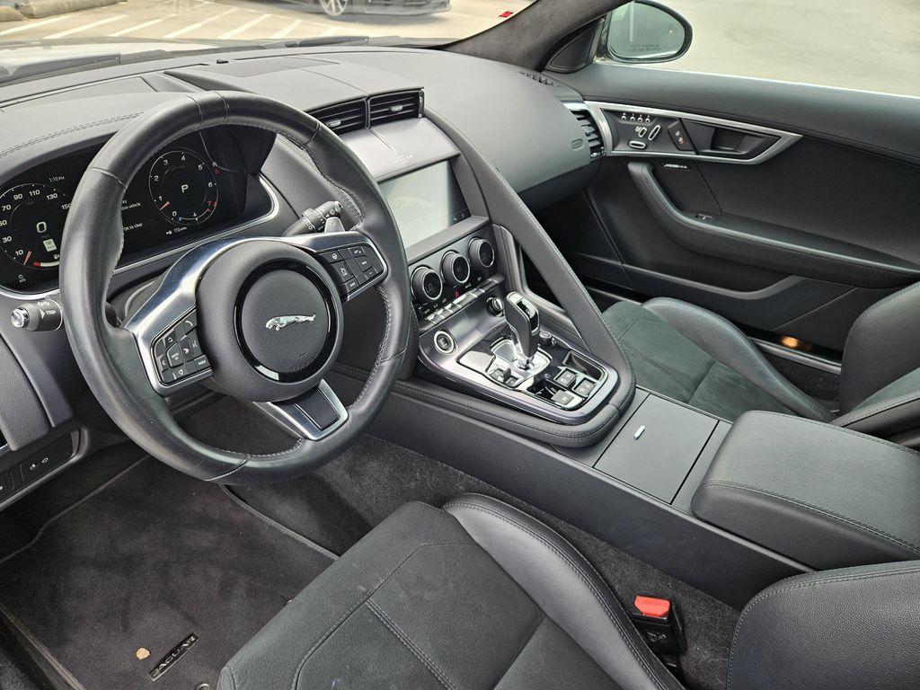 Jaguar F-Type 2024