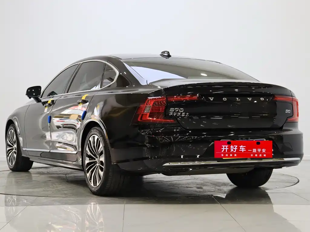 Volvo S90 2024