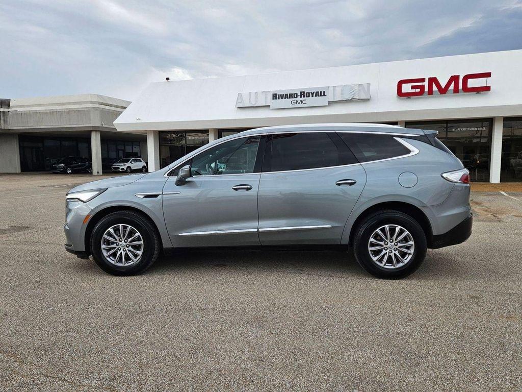 Buick Enclave 2023