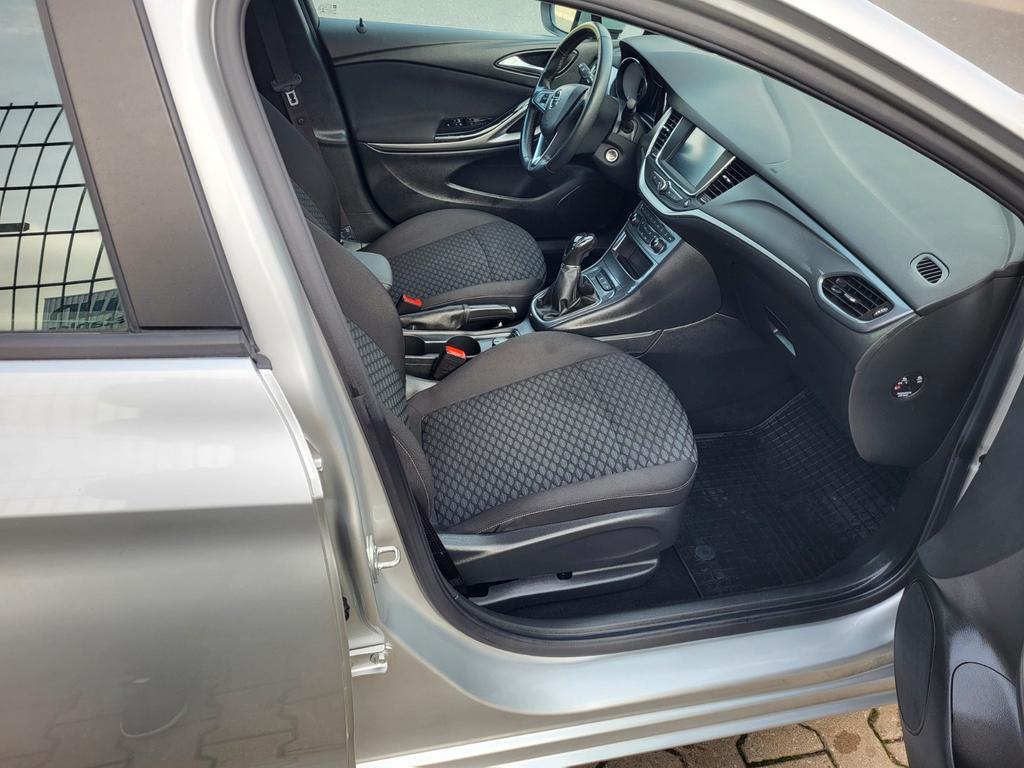 Opel Astra 2021