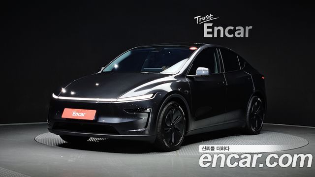 Tesla Model Y 2025