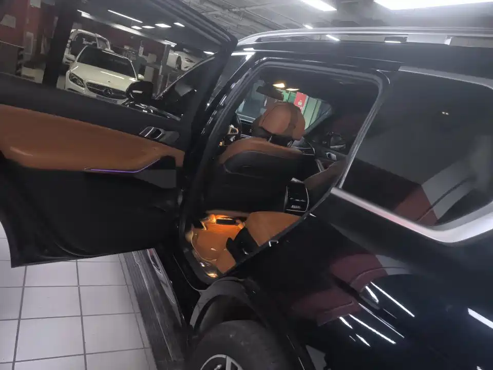 BMW X7 2021