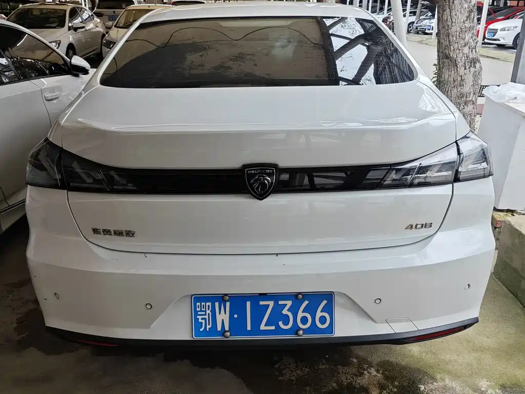 Peugeot 408 2022