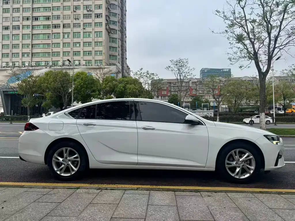 Buick Regal 2021