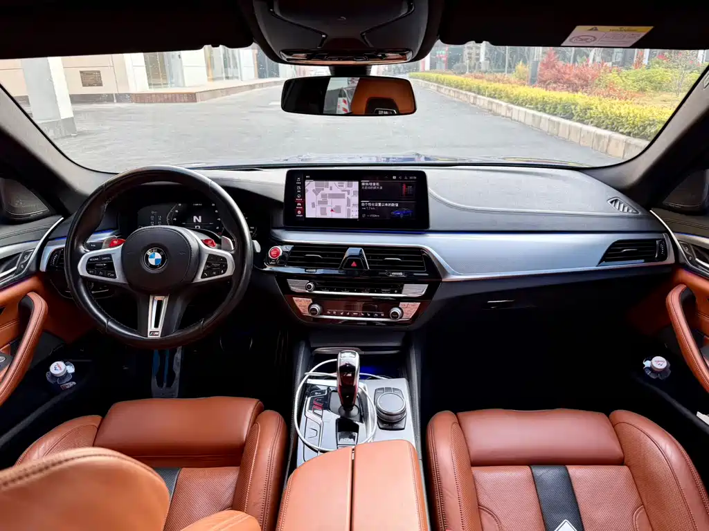 BMW M5 2021