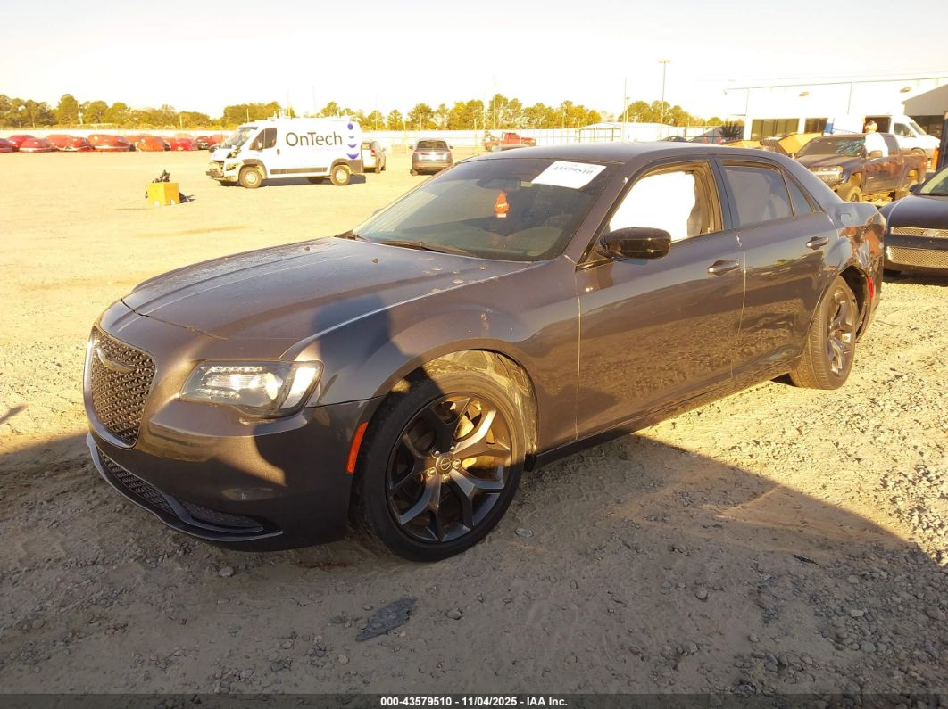Chrysler 300 2022