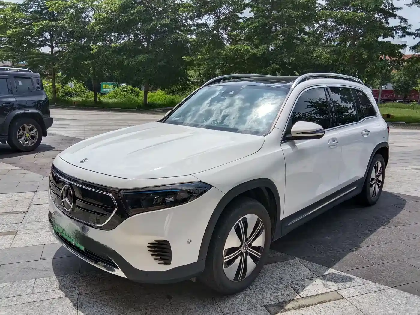Mercedes-Benz EQB 2023