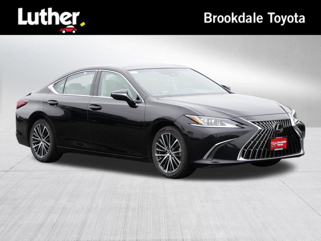 Lexus ES 2022