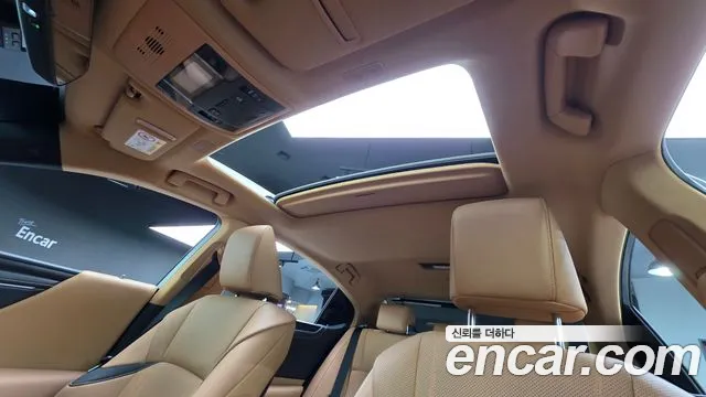 Lexus ES 2022