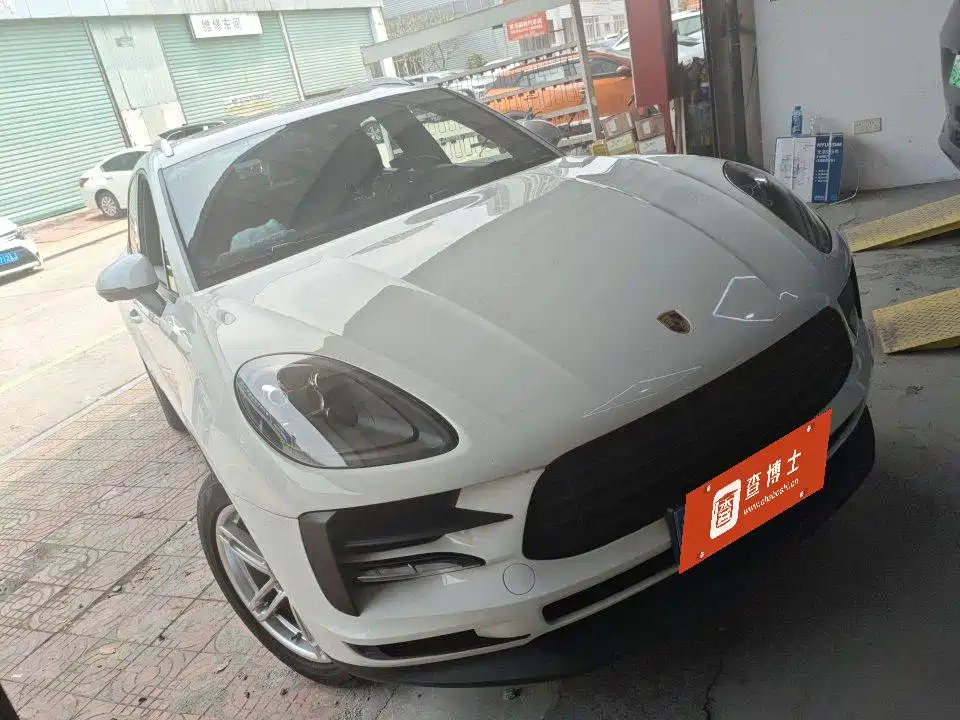 Porsche Macan 2021