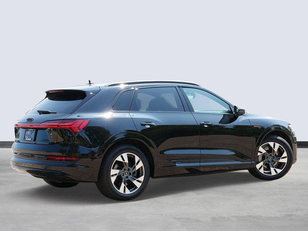 Audi e-tron 2023