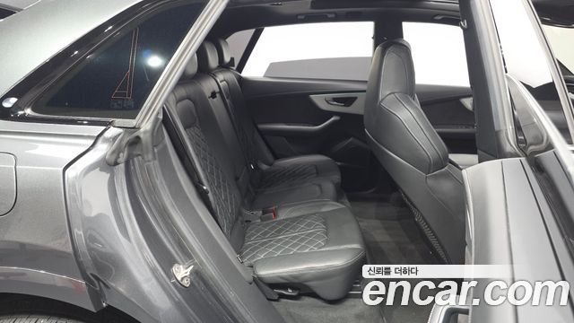 Audi Q8 2021