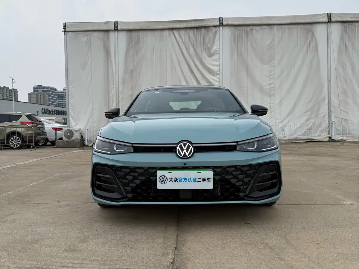 Volkswagen Passat 2024
