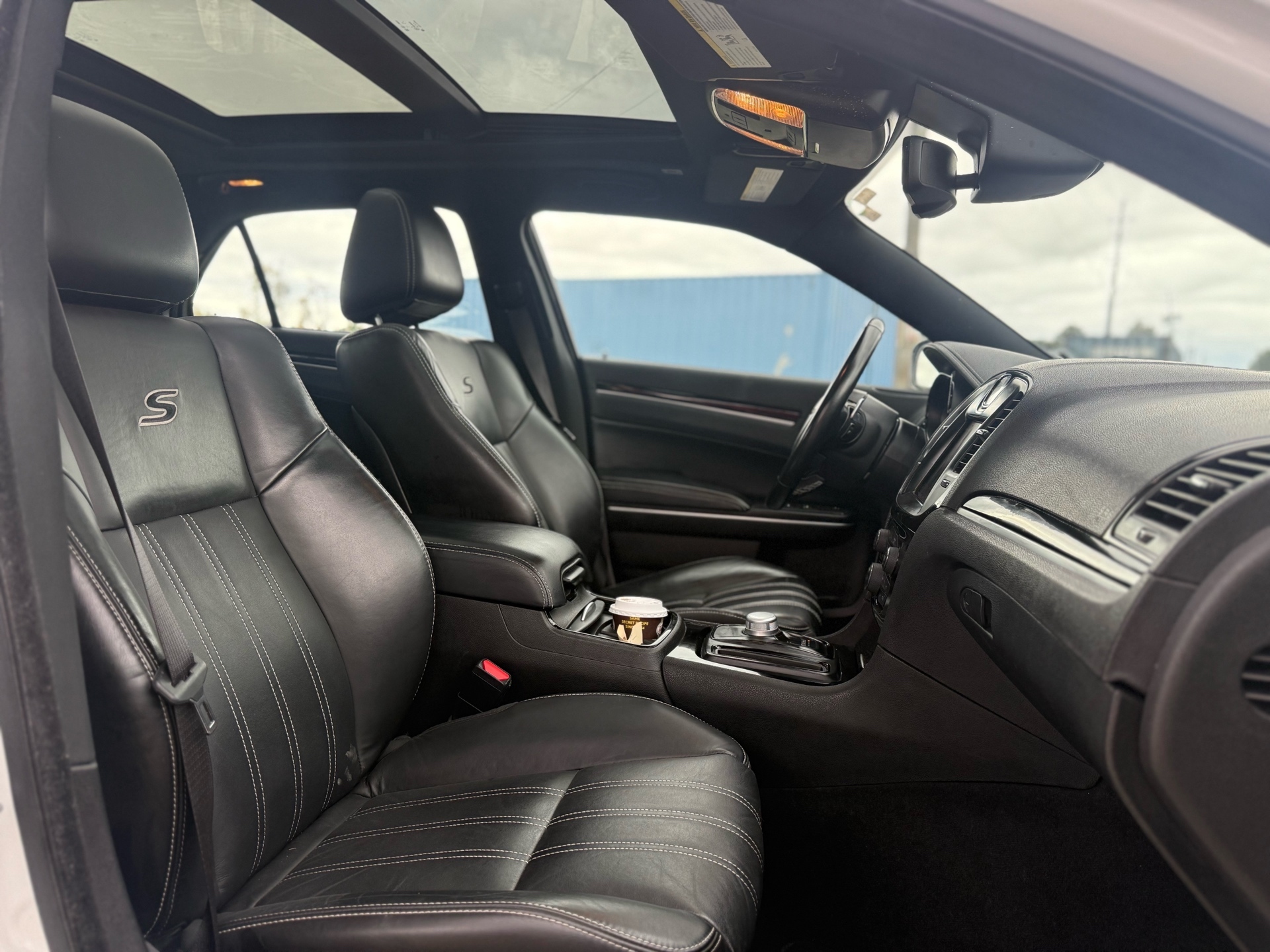 Chrysler 300 2022