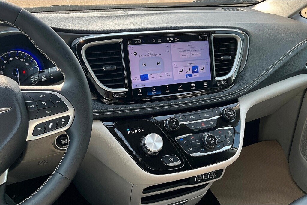 Chrysler Pacifica 2024