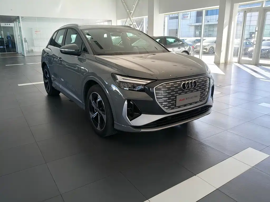 Audi Q4 e-tron 2025