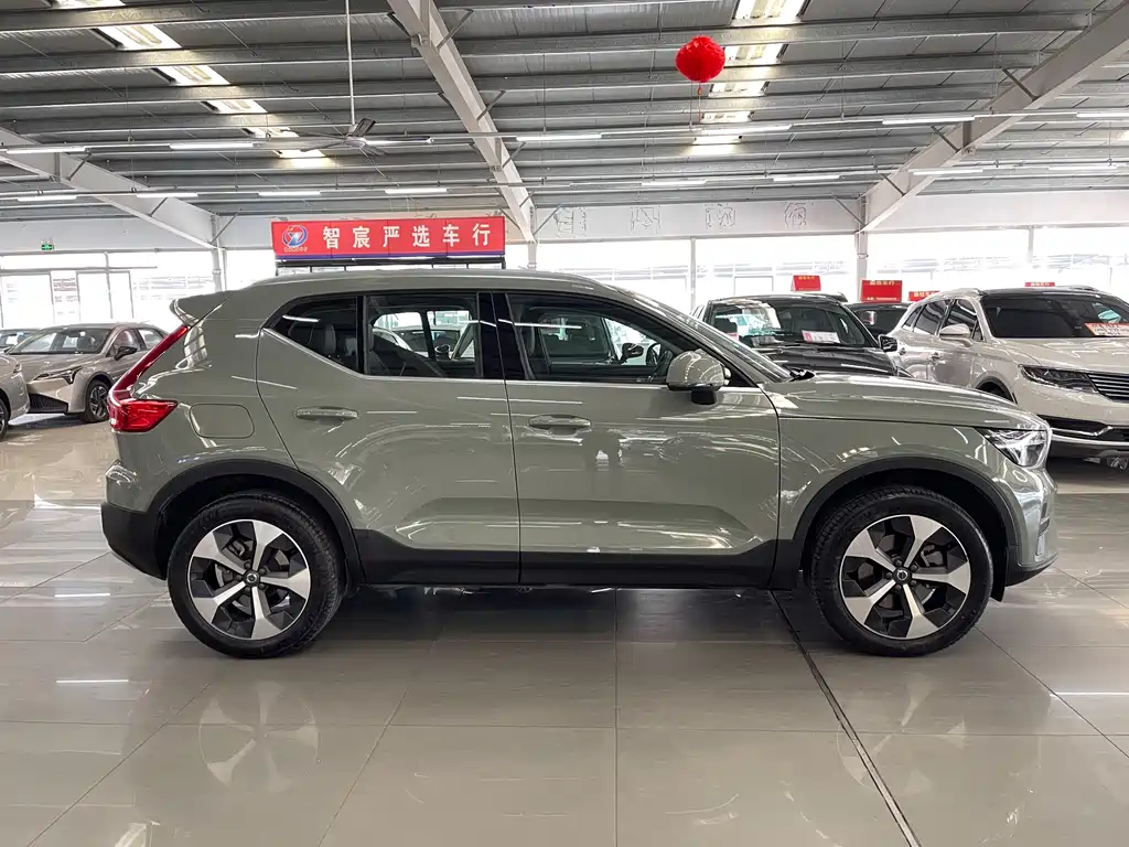 Volvo XC40 2024