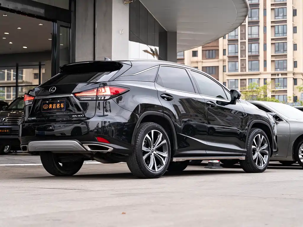 Lexus RX 2021