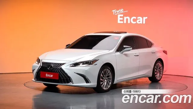 Lexus ES 2024