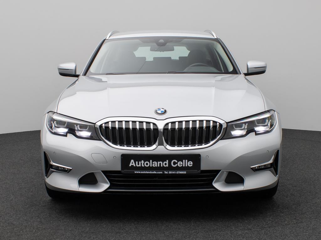 BMW 318 2022