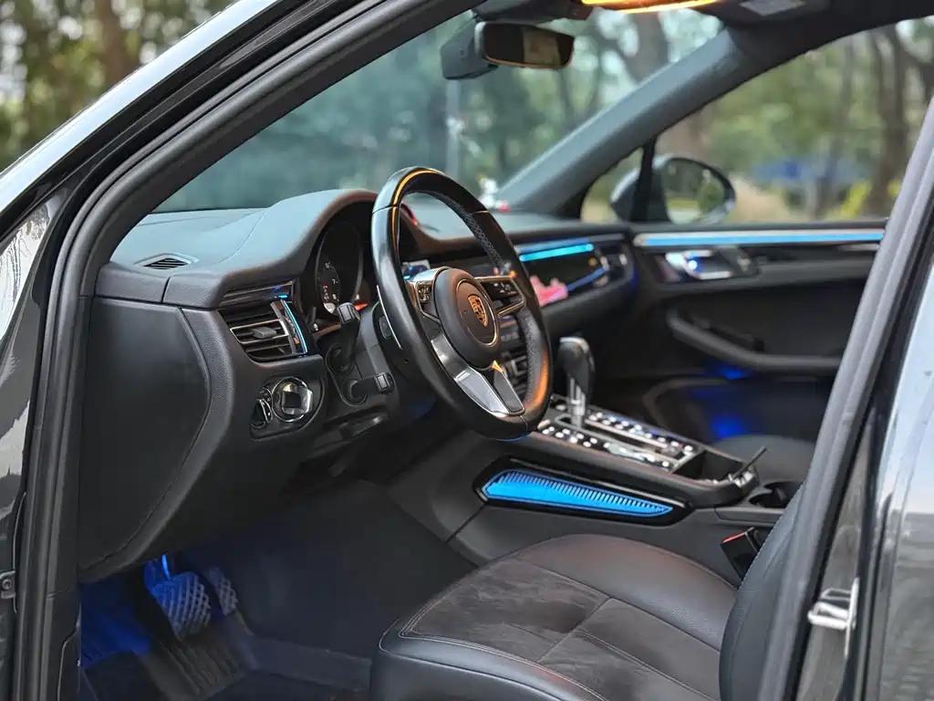 Porsche Macan 2021
