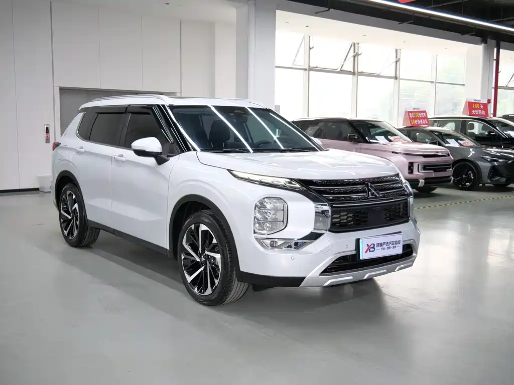 Mitsubishi Outlander 2023