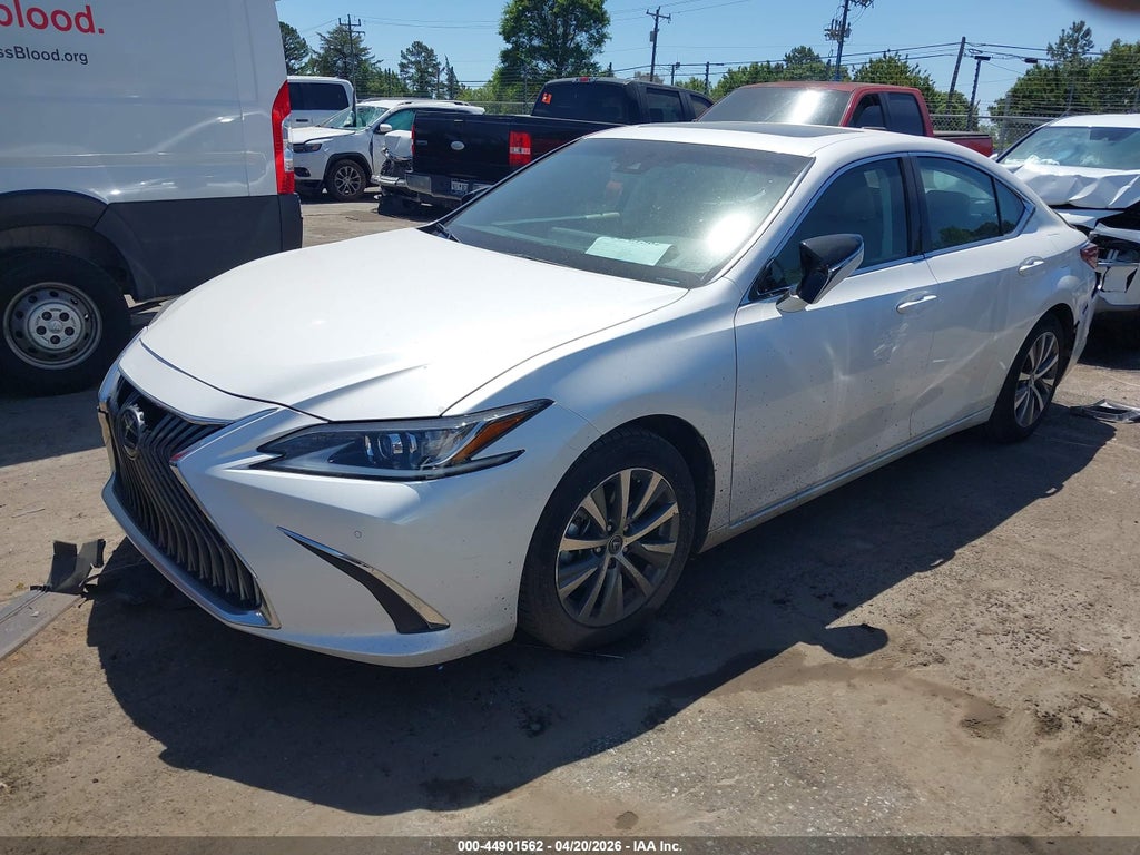 Lexus ES 2021