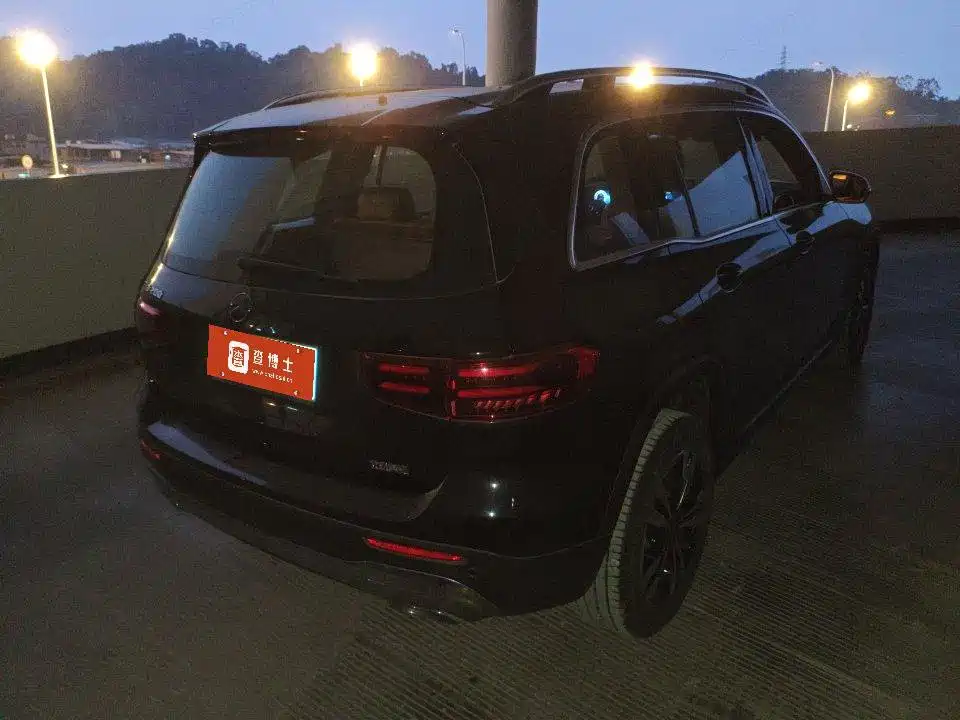 Mercedes-Benz GLB 2023