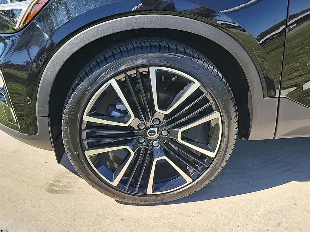 Volvo XC40 2025