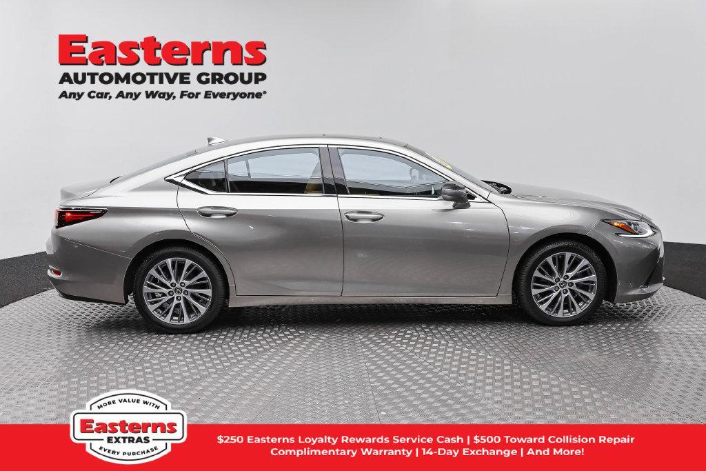 Lexus ES 2021