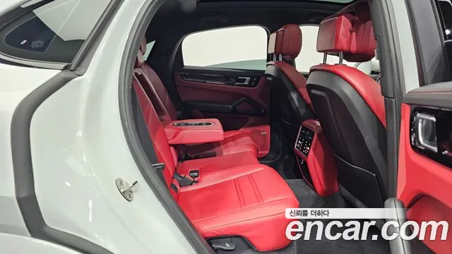 Porsche Cayenne 2022