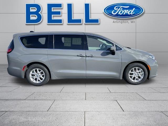 Chrysler Pacifica 2023
