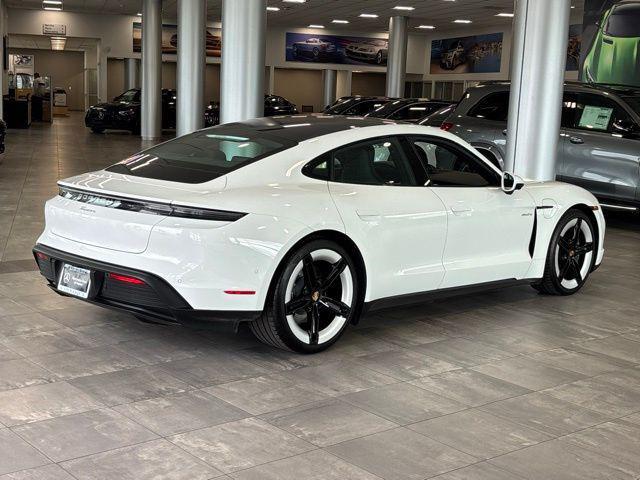 Porsche Taycan 2025