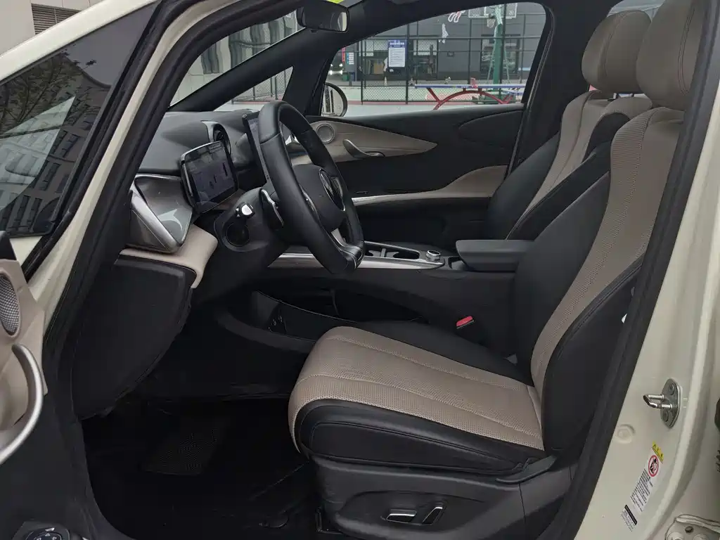 BYD Dolphin 2025