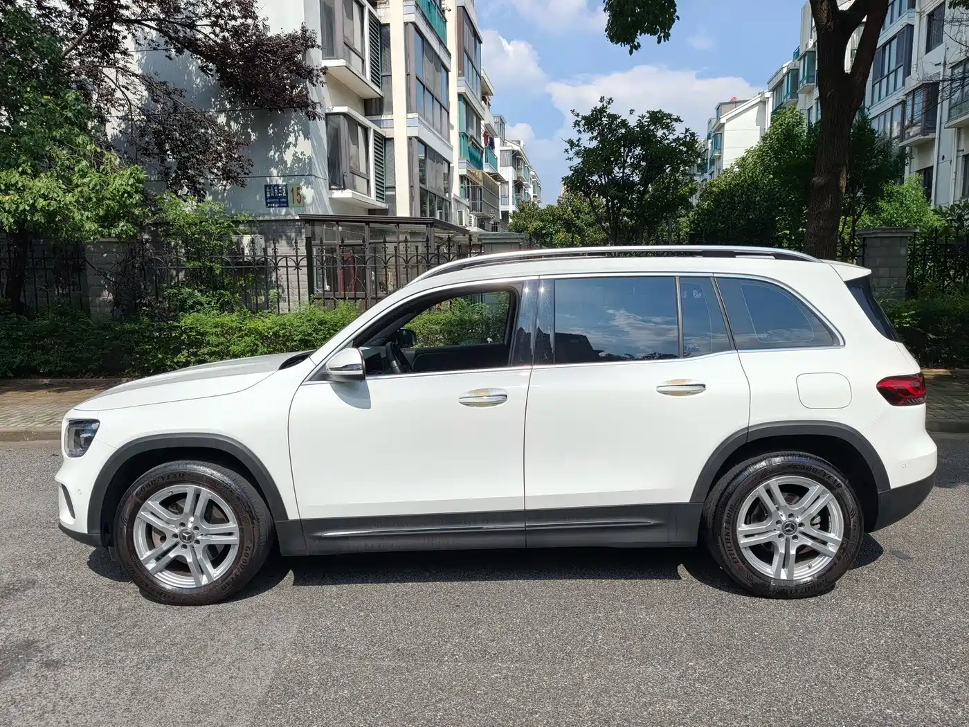Mercedes-Benz GLB 2023
