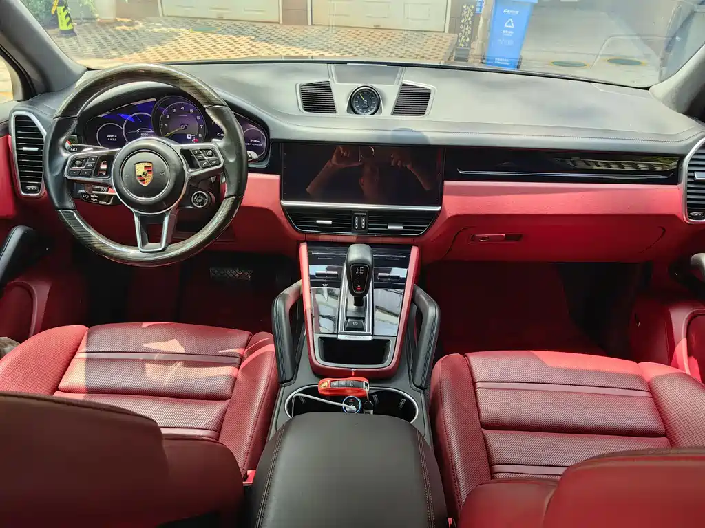 Porsche Cayenne 2021