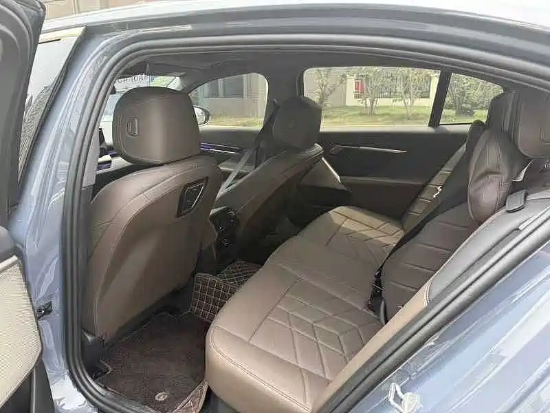 BMW i5 2024