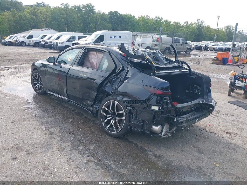 BMW 740 2024