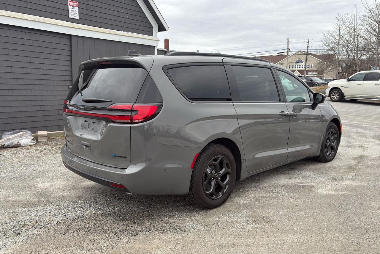 Chrysler Pacifica 2024