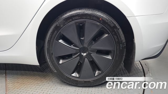 Tesla Model 3 2025