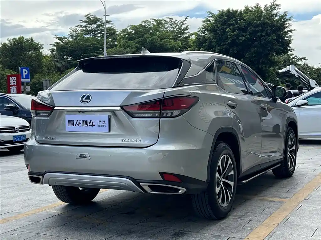 Lexus RX 2021
