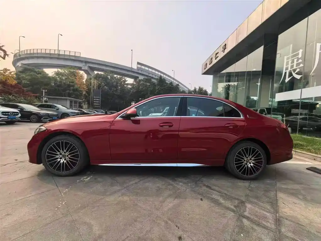 Mercedes-Benz C-Класс 2024