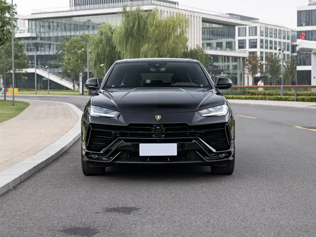 Lamborghini Urus 2024