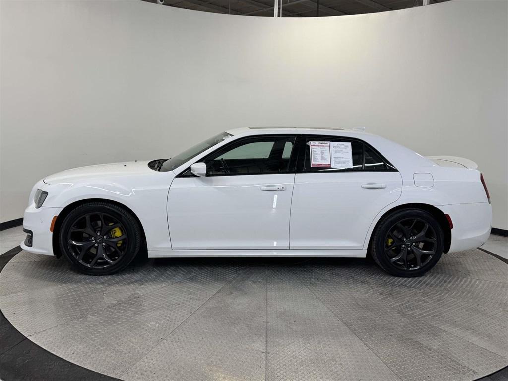 Chrysler 300 2022
