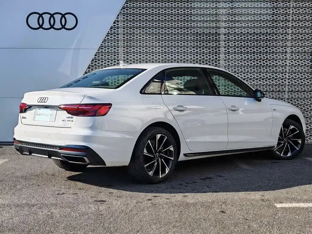 Audi A4 2023