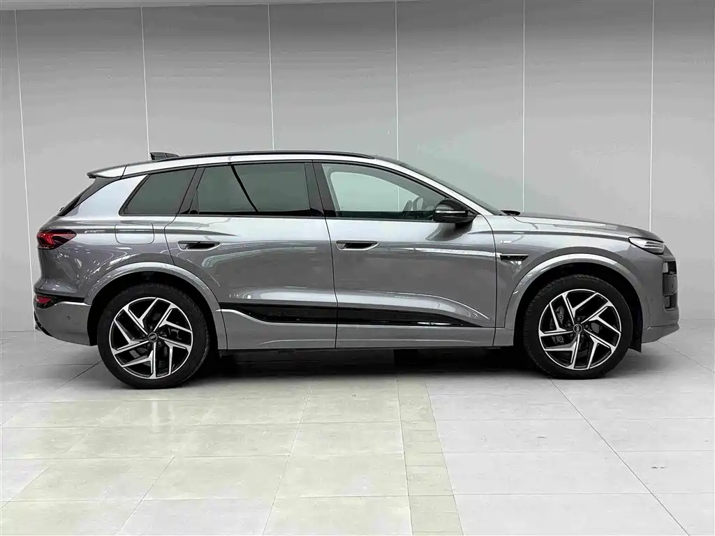 Audi e-tron 2025