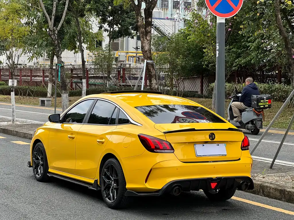MG MG5 2021